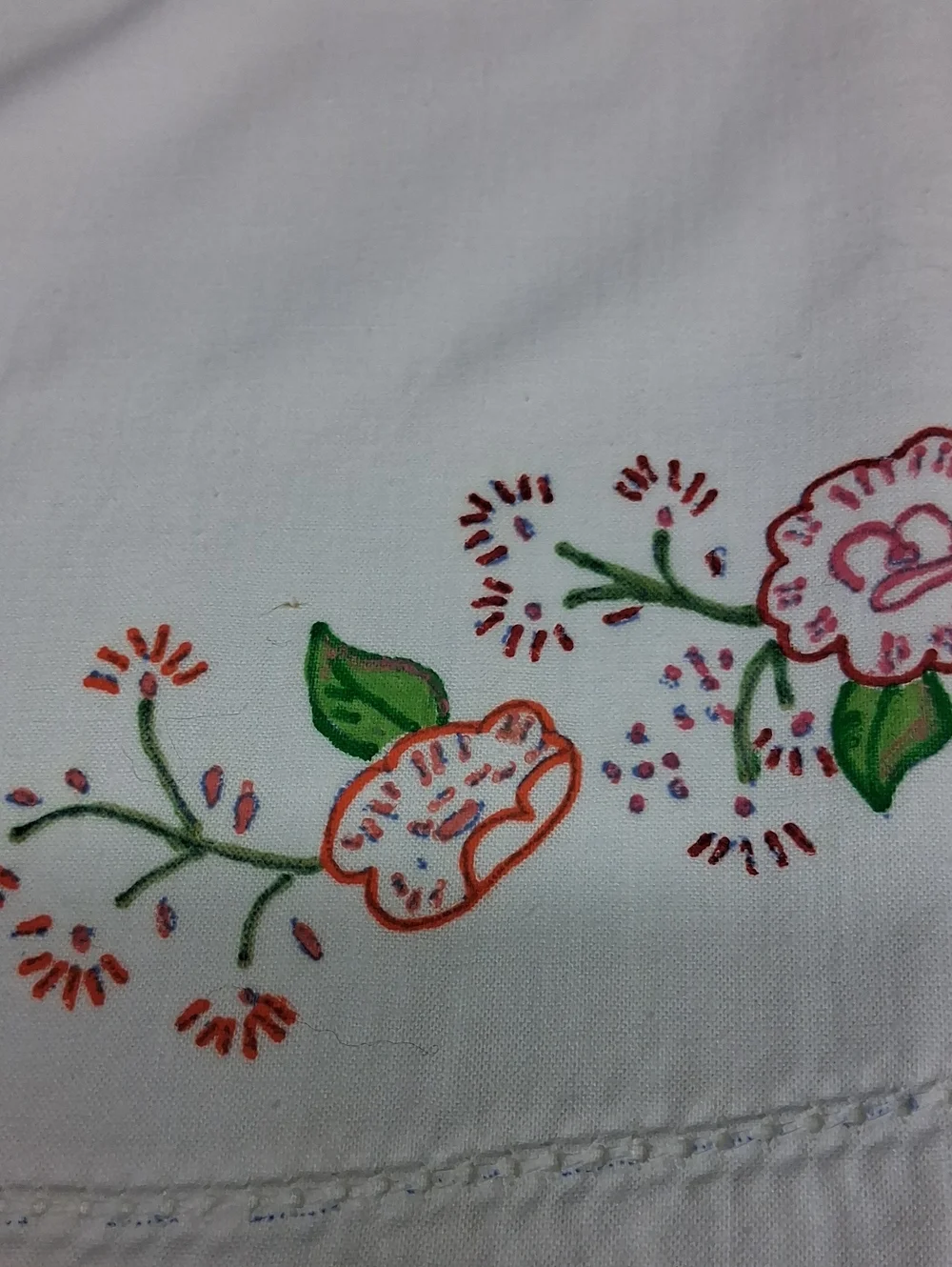 Vintage pair of pillowcases with floral design‎ cottage core, estate